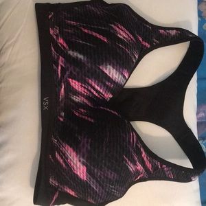Size 34D Victoria Secret Sports Bra.